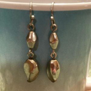 Silver colored beaded dangle earring’s